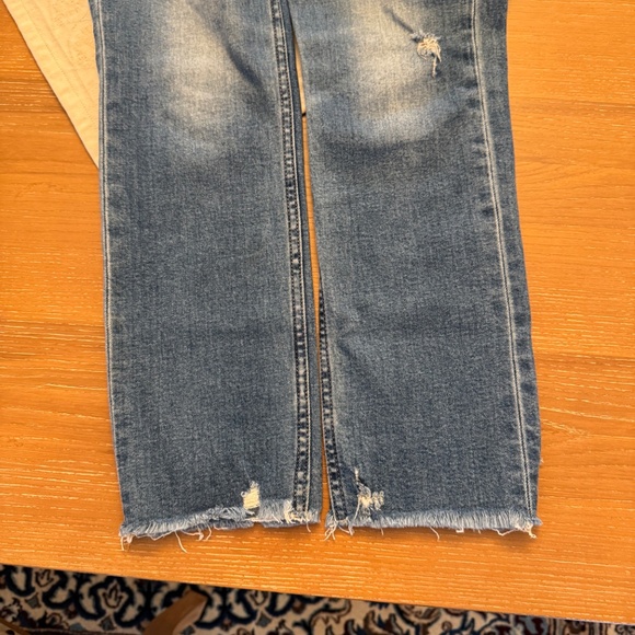 GAP Straight Leg High Rise Jeans - Size 27 | Like New - Picture 4 of 7
